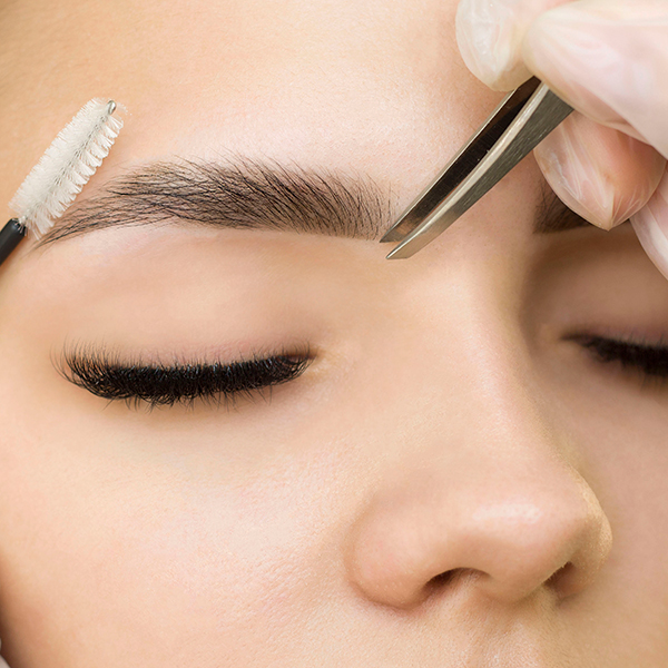 Diseño de cejas, depilación, laminado y lifting de pestañas en Madrid