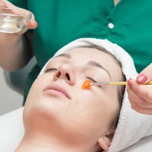 Tratamiento facial con vitamina C en Madrid